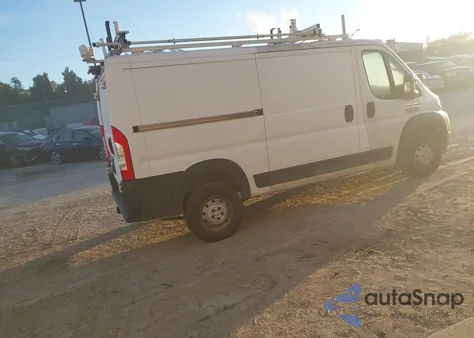 2017 Ram Promaster 1500 Low Roof 136 Wb z USA, uszkodzony, nr VIN 3C6TRVAG8HE540721